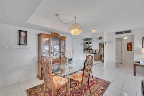 Copropriété à vendre à Sunny Isles Beach, Floride: 2 chambres, 138.24 m2 № 1368800 - photo 6