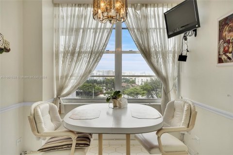 Copropriété à vendre à Sunny Isles Beach, Floride: 2 chambres, 138.24 m2 № 1368800 - photo 12