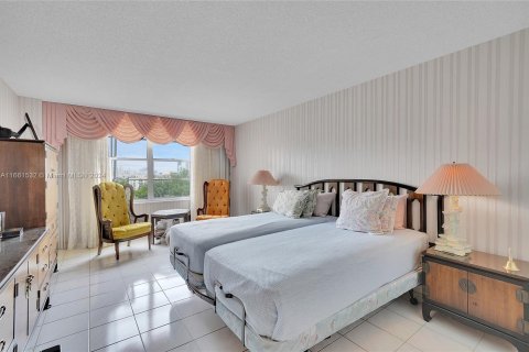 Condo in Sunny Isles Beach, Florida, 2 bedrooms  № 1368800 - photo 14