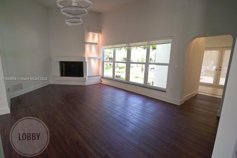 Villa ou maison à vendre à Miami, Floride: 4 chambres, 354.89 m2 № 1368849 - photo 2