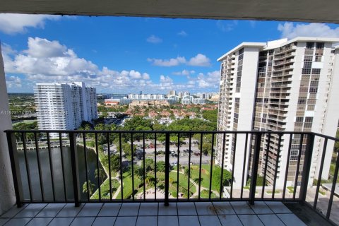 Condo in Aventura, Florida, 2 bedrooms  № 1134723 - photo 14