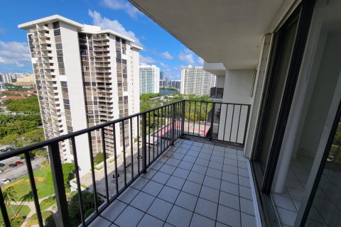 Condo in Aventura, Florida, 2 bedrooms  № 1134723 - photo 12