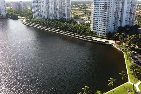 Condo in Aventura, Florida, 2 bedrooms  № 1134723 - photo 2