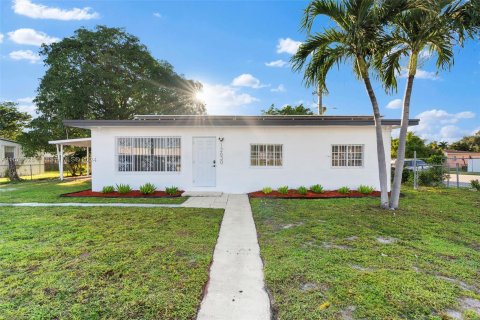 Villa ou maison à vendre à Miami, Floride: 3 chambres, 107.21 m2 № 1391462 - photo 3