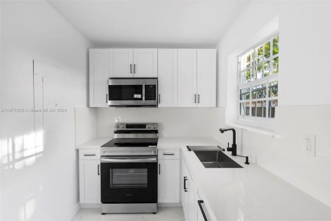 Casa en venta en Miami, Florida, 3 dormitorios, 107.21 m2 № 1391462 - foto 14