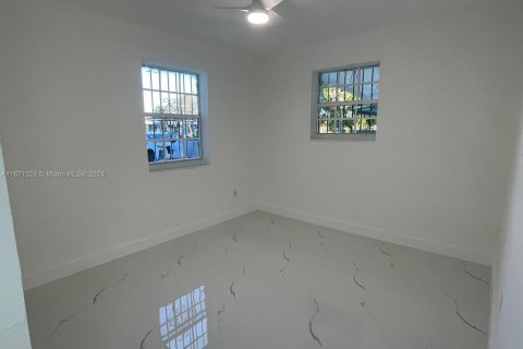 Villa ou maison à vendre à Miami, Floride: 3 chambres, 107.21 m2 № 1391462 - photo 26