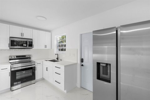 Casa en venta en Miami, Florida, 3 dormitorios, 107.21 m2 № 1391462 - foto 16