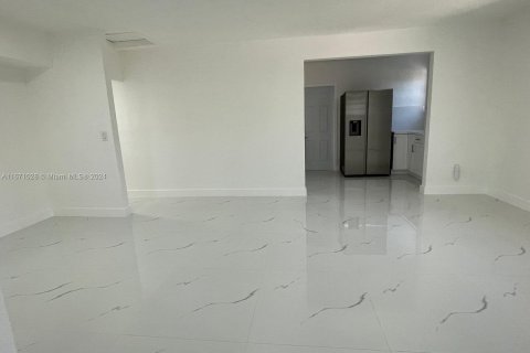 Casa en venta en Miami, Florida, 3 dormitorios, 107.21 m2 № 1391462 - foto 18