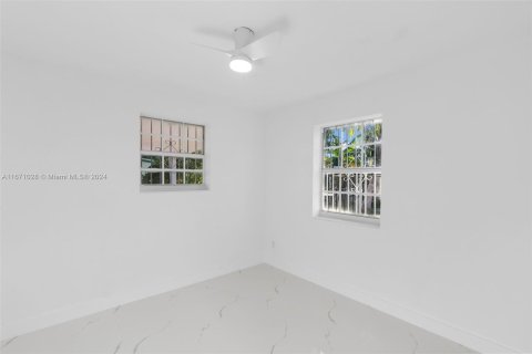 Villa ou maison à vendre à Miami, Floride: 3 chambres, 107.21 m2 № 1391462 - photo 24