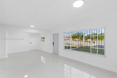 Villa ou maison à vendre à Miami, Floride: 3 chambres, 107.21 m2 № 1391462 - photo 9