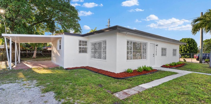 House in Miami, Florida 3 bedrooms, 107.21 sq.m. № 1391462