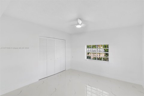 Villa ou maison à vendre à Miami, Floride: 3 chambres, 107.21 m2 № 1391462 - photo 20