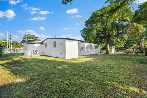 Villa ou maison à vendre à Miami, Floride: 3 chambres, 107.21 m2 № 1391462 - photo 30