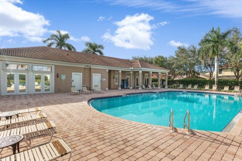 House in Wellington, Florida 5 bedrooms, 274.15 sq.m. № 1141480 - photo 6