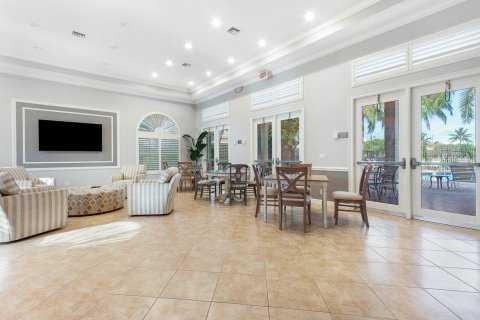 House in Wellington, Florida 5 bedrooms, 274.15 sq.m. № 1141480 - photo 3