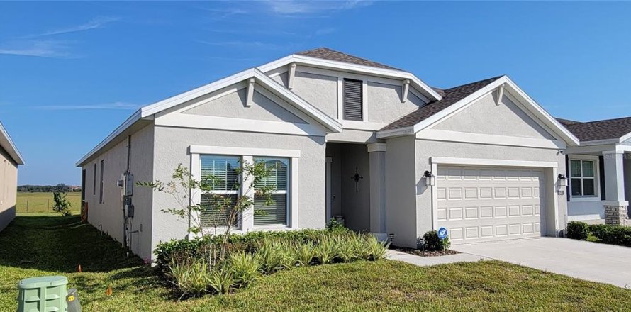 House in Davenport, Florida 4 bedrooms, 171.78 sq.m. № 1418990