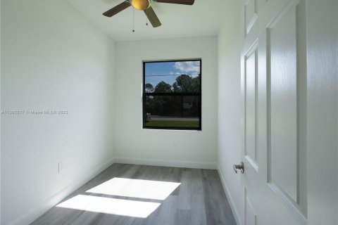 Villa ou maison à vendre à Lehigh Acres, Floride: 3 chambres, 151.24 m2 № 6386 - photo 21