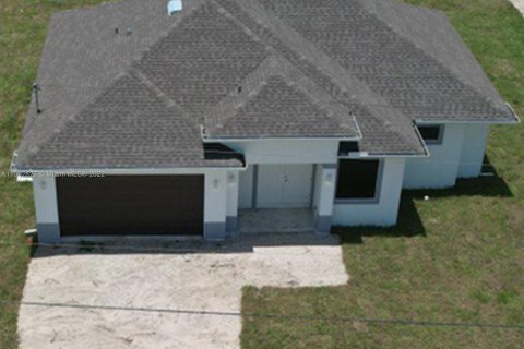 Casa en venta en Lehigh Acres, Florida, 3 dormitorios, 178.56 m2 № 6386 - foto 5