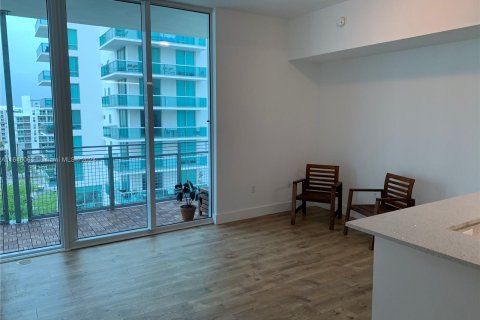 Condominio en venta en Miami, Florida, 1 dormitorio, 63.08 m2 № 1365350 - foto 4