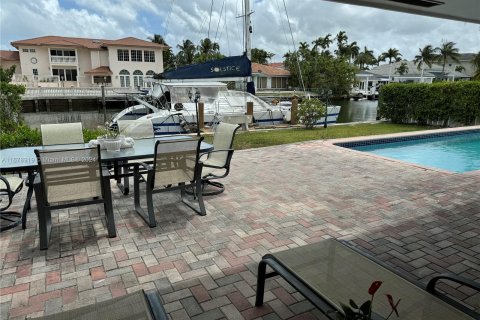 Casa en venta en North Miami Beach, Florida, 4 dormitorios, 224.73 m2 № 1406322 - foto 25