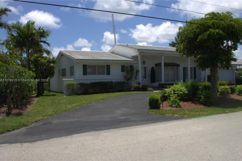 Villa ou maison à vendre à North Miami Beach, Floride: 4 chambres, 224.73 m2 № 1406322 - photo 2