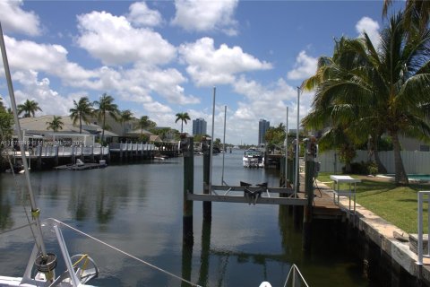 Casa en venta en North Miami Beach, Florida, 4 dormitorios, 224.73 m2 № 1406322 - foto 26