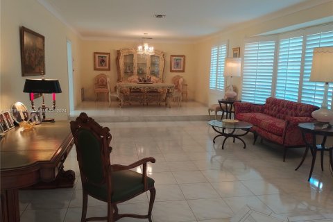 Villa ou maison à vendre à North Miami Beach, Floride: 4 chambres, 224.73 m2 № 1406322 - photo 5