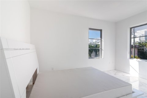 Copropriété à vendre à Miami Beach, Floride: 2 chambres, 74.23 m2 № 1362637 - photo 4