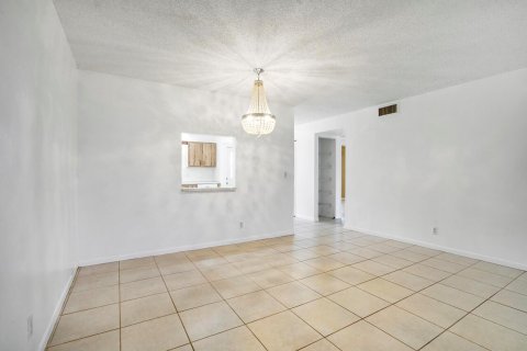 Copropriété à vendre à Lake Worth, Floride: 2 chambres, 101.08 m2 № 1103262 - photo 15