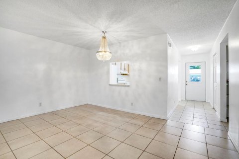 Copropriété à vendre à Lake Worth, Floride: 2 chambres, 101.08 m2 № 1103262 - photo 16