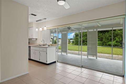 House in Port Charlotte, Florida 2 bedrooms, 88.44 sq.m. № 1363030 - photo 15