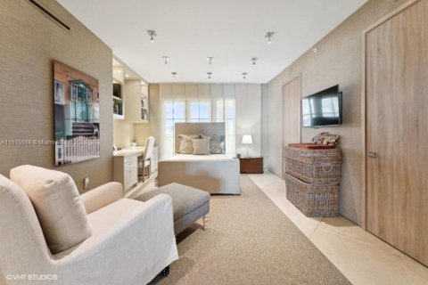 Condominio en venta en Miami Beach, Florida, 3 dormitorios, 426.42 m2 № 1236497 - foto 22