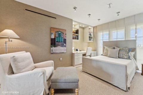 Condominio en venta en Miami Beach, Florida, 3 dormitorios, 426.42 m2 № 1236497 - foto 21