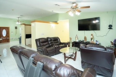 Casa en venta en Miami, Florida, 3 dormitorios, 159.88 m2 № 1400236 - foto 11