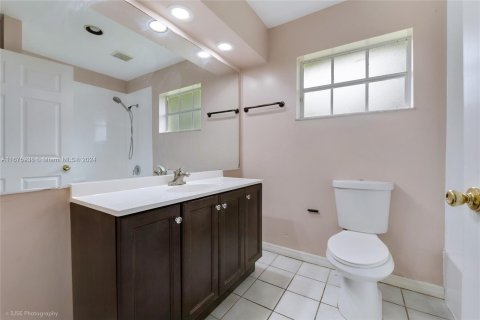 Casa en venta en Miami, Florida, 2 dormitorios, 112.04 m2 № 1400237 - foto 13