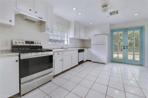 Casa en venta en Miami, Florida, 2 dormitorios, 112.04 m2 № 1400237 - foto 10