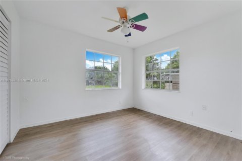 Casa en venta en Miami, Florida, 2 dormitorios, 112.04 m2 № 1400237 - foto 12