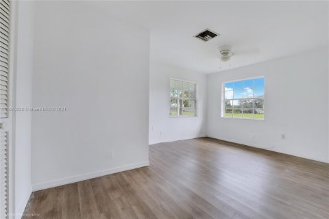 Casa en venta en Miami, Florida, 2 dormitorios, 112.04 m2 № 1400237 - foto 11