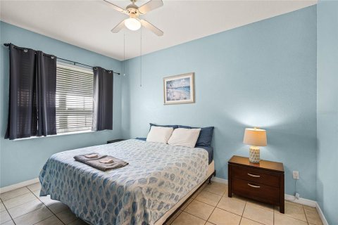 Condo in Kissimmee, Florida, 4 bedrooms  № 1124840 - photo 11