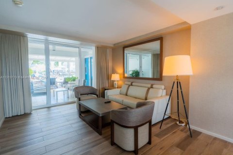 Condominio en venta en Fort Lauderdale, Florida, 1 dormitorio, 104.61 m2 № 201951 - foto 10