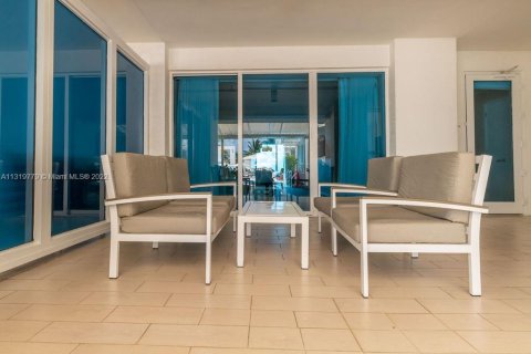Condominio en venta en Fort Lauderdale, Florida, 1 dormitorio, 104.61 m2 № 201951 - foto 9