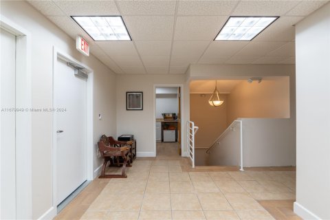 Propiedad comercial en venta en Opa-locka, Florida № 1409223 - foto 18