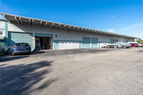 Immobilier commercial à vendre à Opa-locka, Floride № 1409223 - photo 28