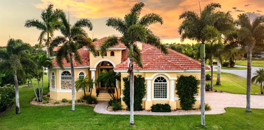 Villa ou maison à Punta Gorda, Floride 3 chambres, 199.46 m2 № 1382710