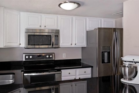 Condo in Longwood, Florida, 2 bedrooms  № 1382681 - photo 8