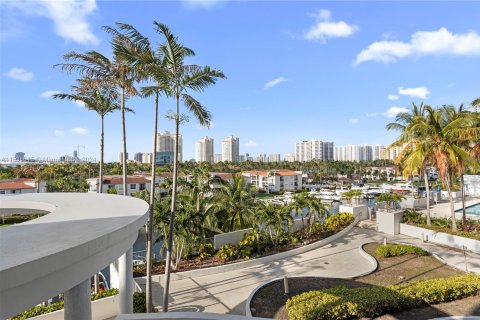 Condo in Aventura, Florida, 2 bedrooms  № 1167773 - photo 21