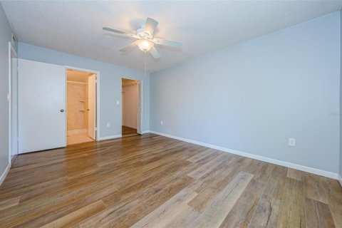 Condominio en venta en Tarpon Springs, Florida, 2 dormitorios, 90.95 m2 № 1383455 - foto 17