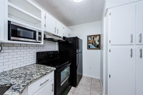 Condominio en venta en Tarpon Springs, Florida, 2 dormitorios, 90.95 m2 № 1383455 - foto 14