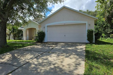 House in Palm Coast, Florida 3 bedrooms, 168.06 sq.m. № 1383308 - photo 1