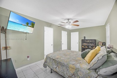 House in Homestead, Florida 4 bedrooms, 153.47 sq.m. № 1393474 - photo 15